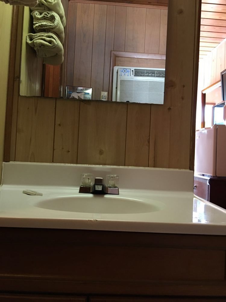 Love Hotels Western Holiday By Oyo At Harlan Lake Ne Alma ภายนอก รูปภาพ
